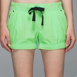 Lululemon Spring Break Away Short II